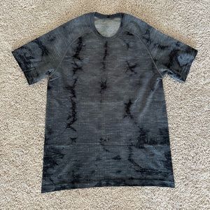 Lululemon metal vent tech T-shirt